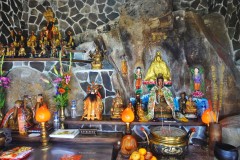 12a-Jiufen-alley-shrine
