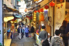 4-Jiufen-narrow-shopping-alley