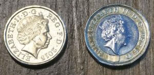 "Old" and new one-pound coins