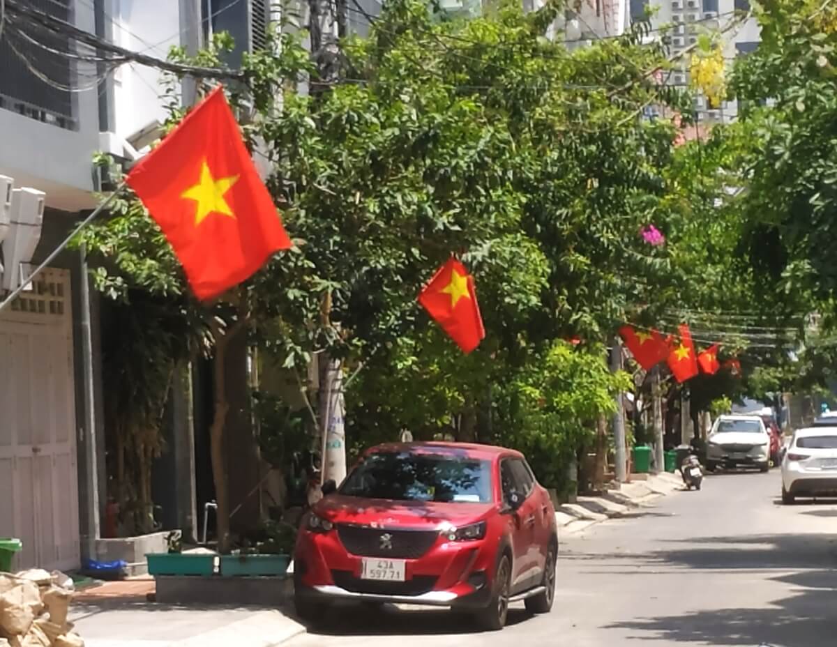 Vietnamese flags along the street in Da Nang