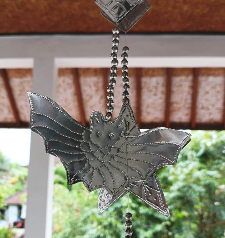 Tin bat-shaped bangle